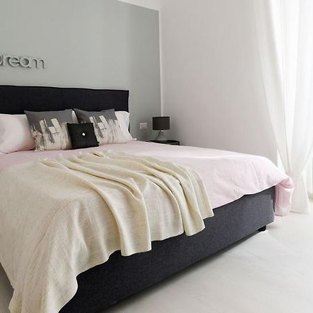 Altido Superb Apt Near Arco Della Pace And Sforzesco Castle Mediolan Zewnętrze zdjęcie